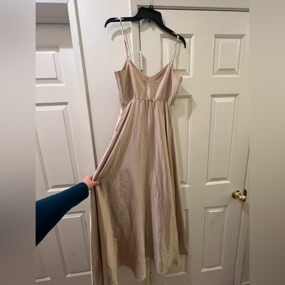 Show me your mumu Faith maxi dress champagne luxe satin dress size small - Picture 3 of 6